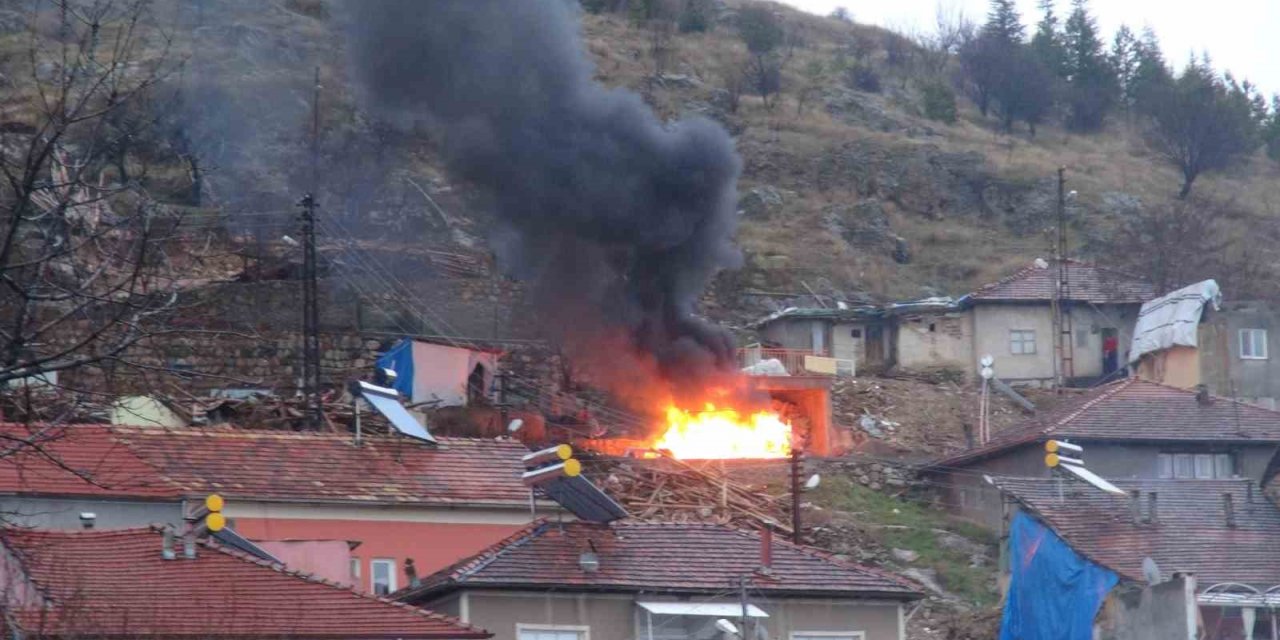 Malatya’daki çadır yangını korkuttu