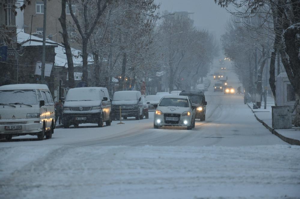 Kars’a meteorolojiden buzlanma ve don uyarısı