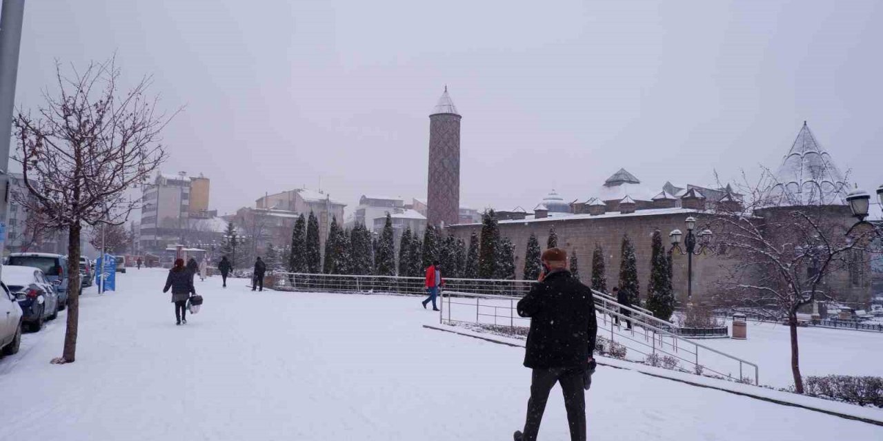 Meteorolojiden Erzurum için kuvvetli kar uyarısı