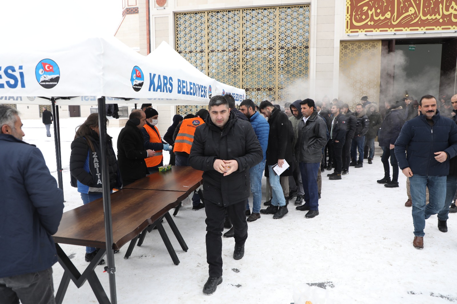 Kars Belediyesi Lokma dağıttı!