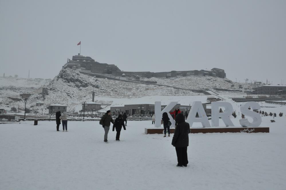 Kars kara teslim, 69 köy yolu ulaşıma kapandı