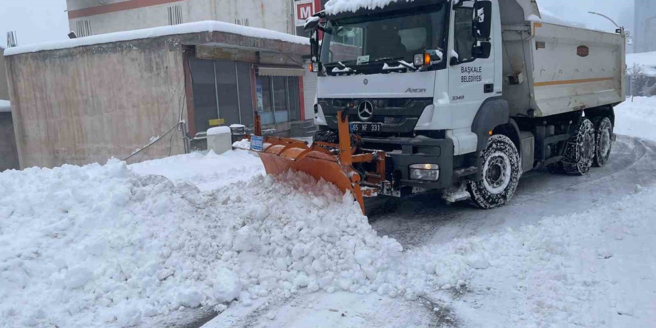 Başkale kara teslim oldu