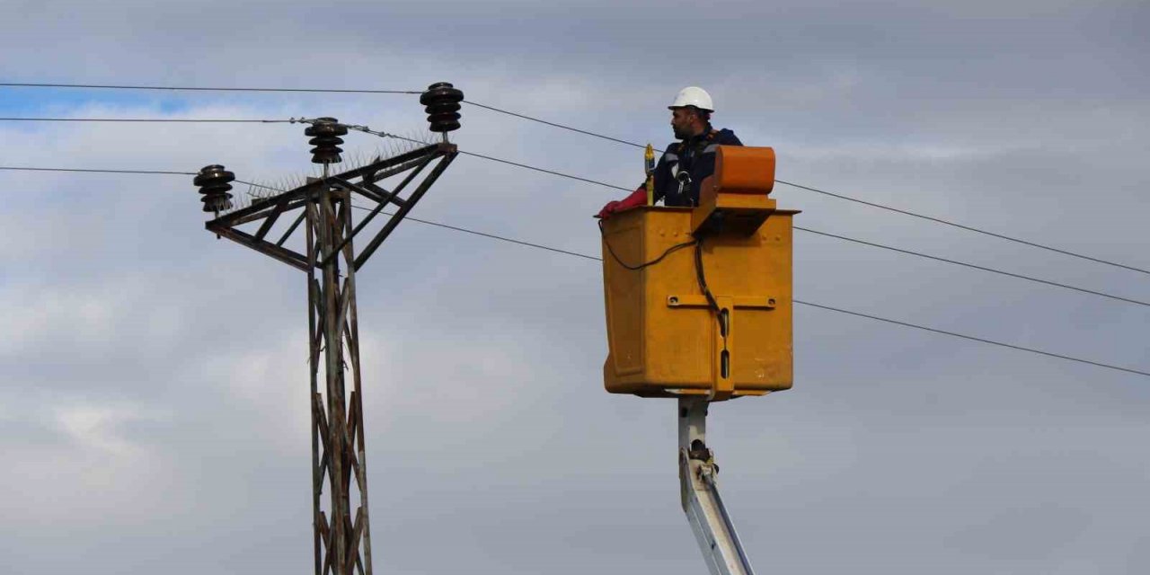 Vali Aydoğdu; “İhbar yapılmadan ve işlemlerini tamamlaması için makul bir süre verilmeden ilimizde hiçbir vatandaşımızın elektriği kesilmeyecek”