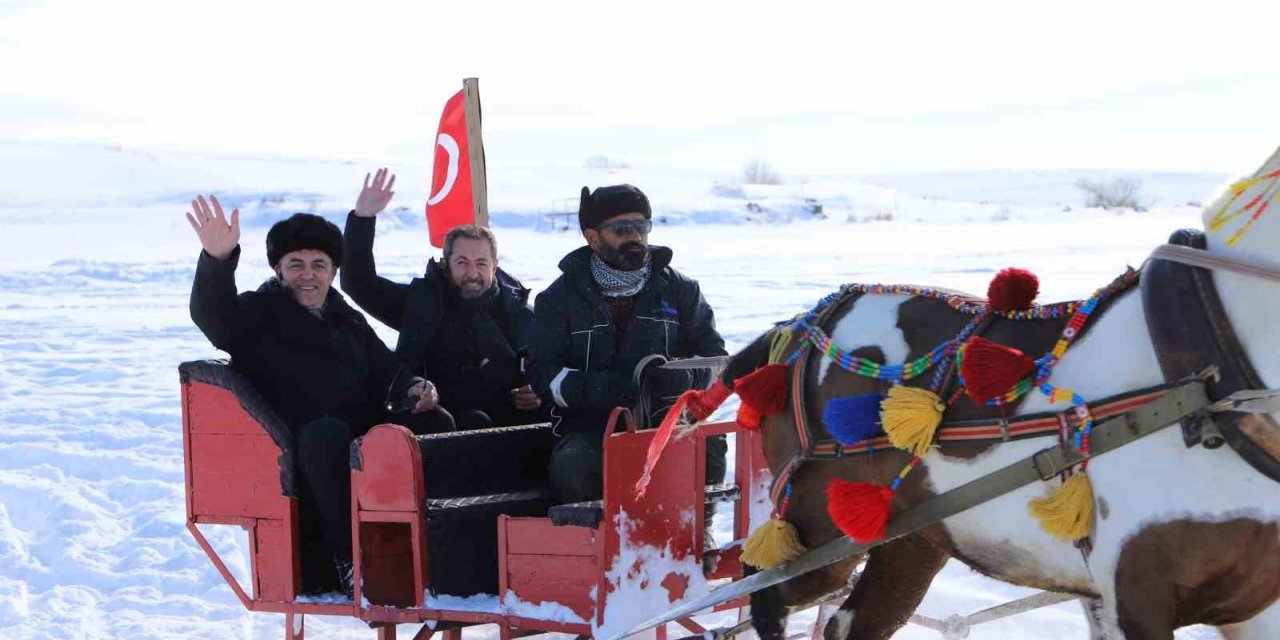 Başkan Faruk Demir Çıldır’da Ardahan’ı tanıttı