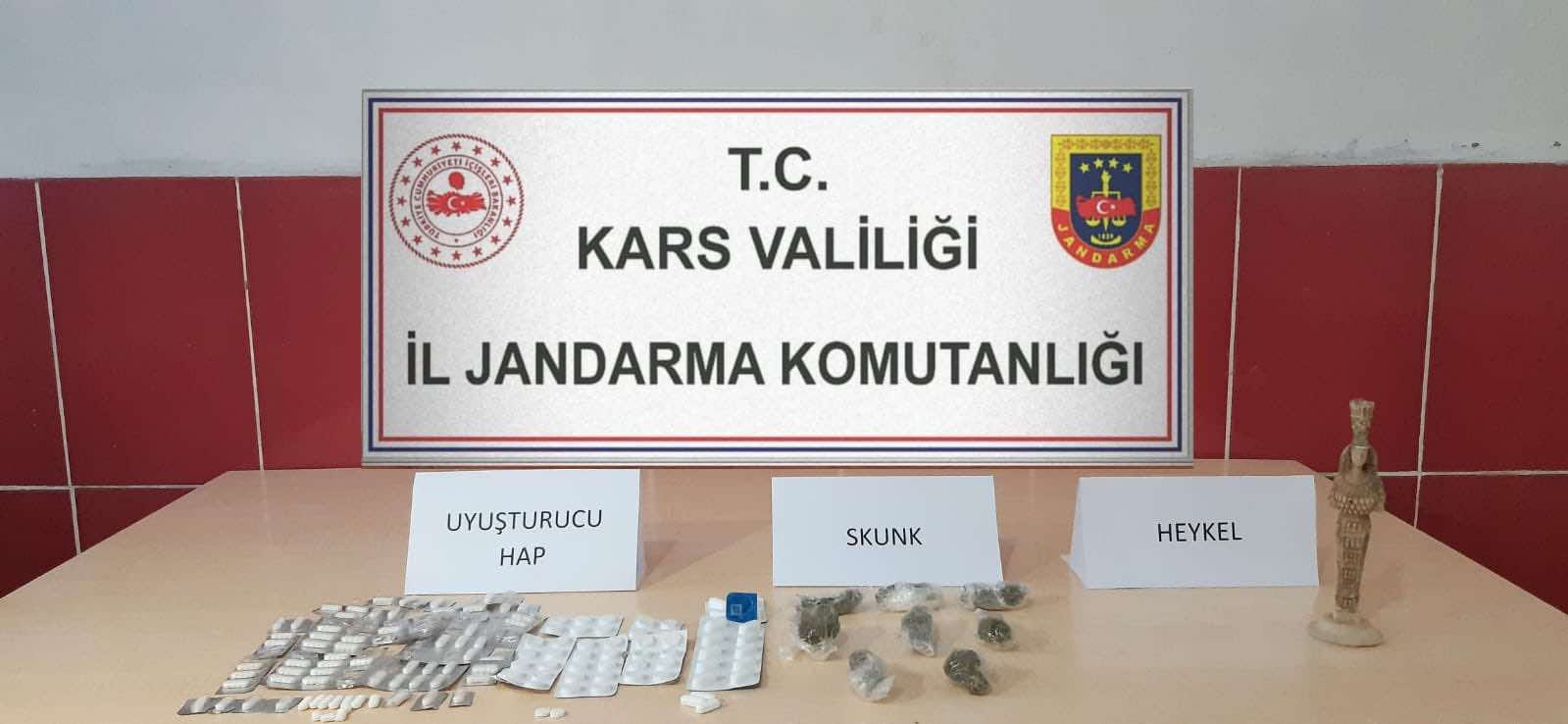 Kars’ta tarihi eser ve uyuşturucuyla yakalanan şüpheli gözaltına alındı