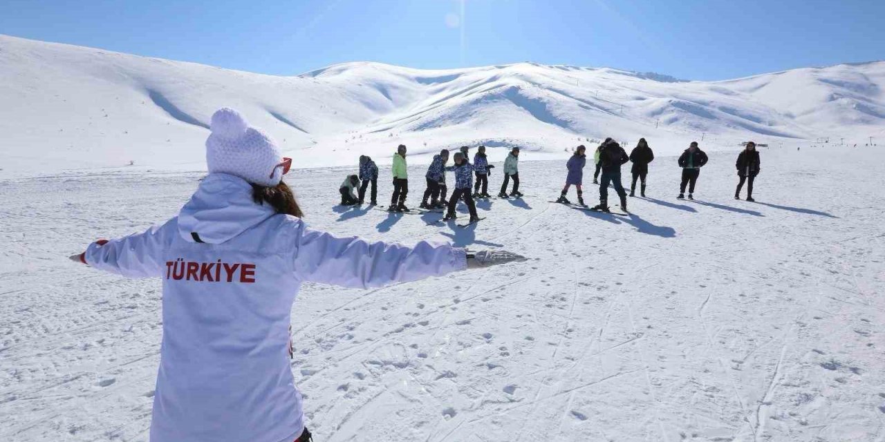 İpekyolu Belediyesinden öğrencilere anlamlı jest