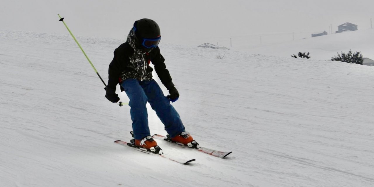 Küpkıran Kayak Merkezi kayakseverlerle doldu