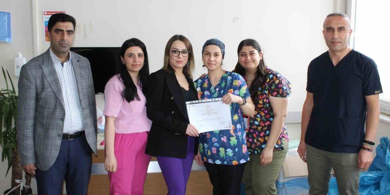 Tatvan Devlet Hastanesindeki birimlere teşekkür belgesi