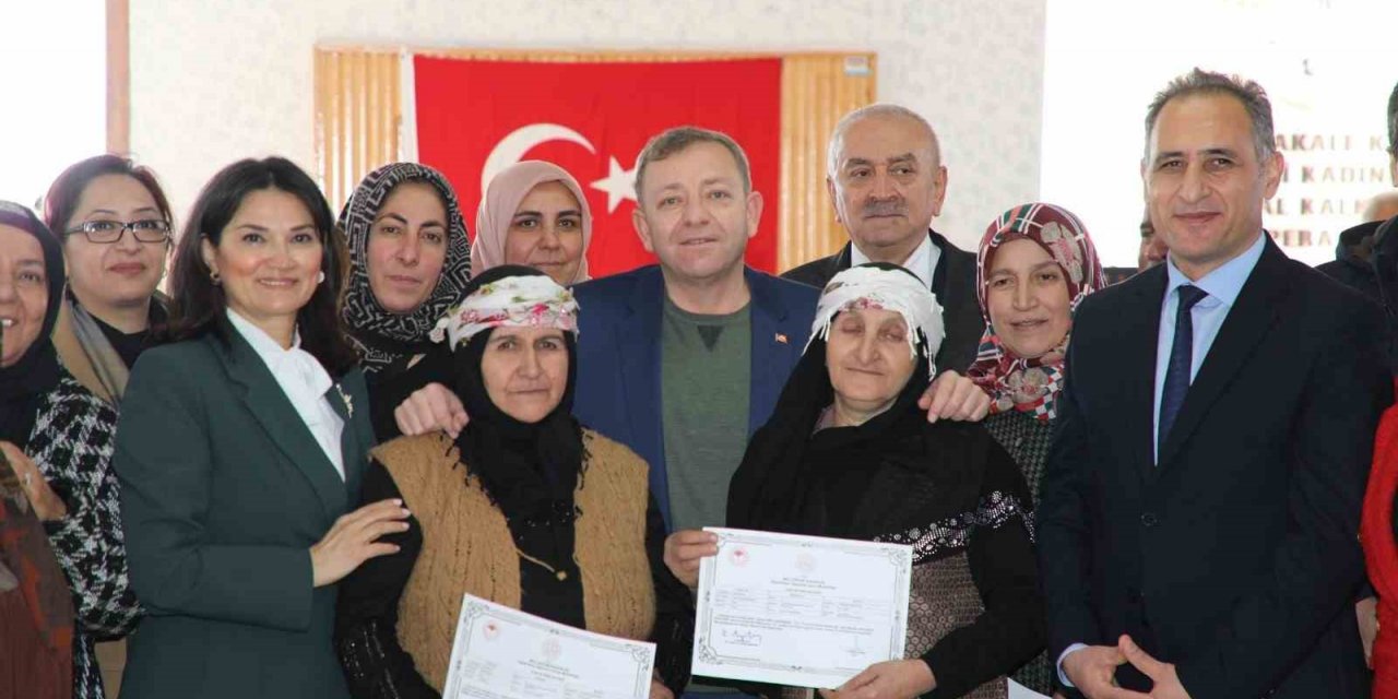 Kars Valisi Polat’ın köy ziyaretleri sürüyor