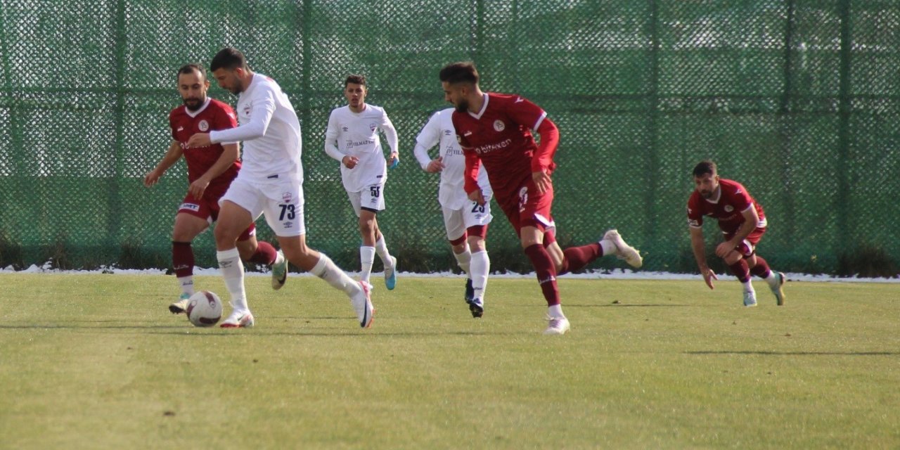 23 Elazığ FK’da 15 oyuncu gitti, 21 futbolcu geldi