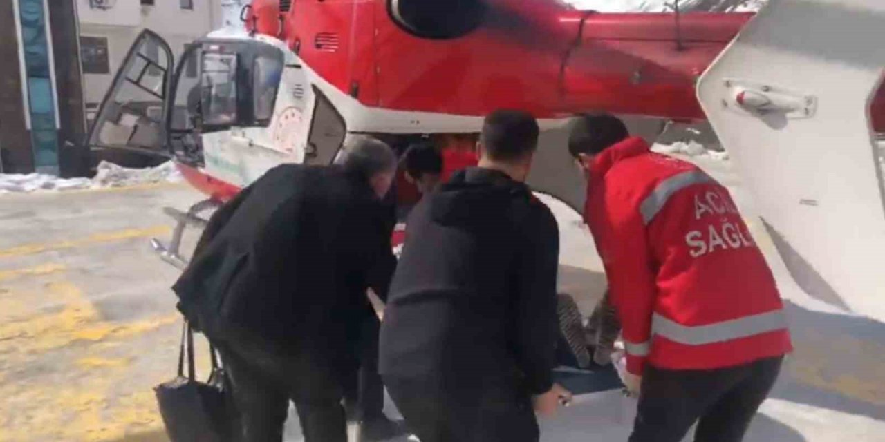 Düşük riski olan hamile kadın, helikopter ambulansla hastaneye kaldırıldı