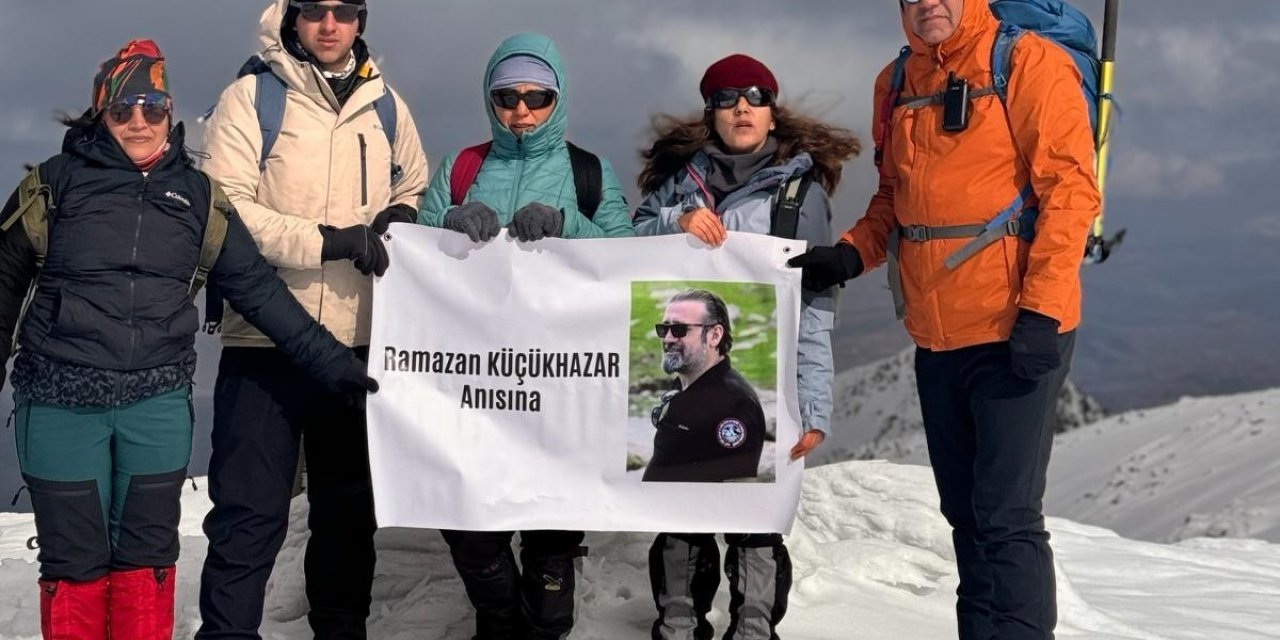 Arkadaşlarının anısına 2347 rakımlı Hazarbaba Dağı’na tırmandılar