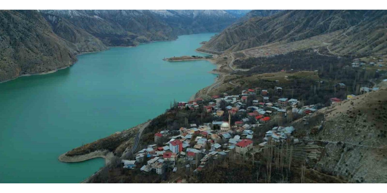 Balıklı Köy, Tortum Gölü manzarasıyla hayran bırakıyor