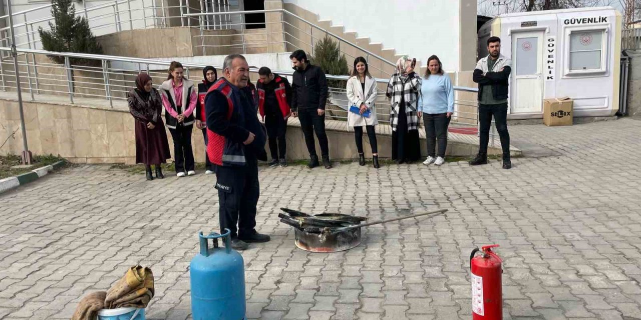 Iğdır Belediyesi yangın söndürme eğitimleri devam ediyor