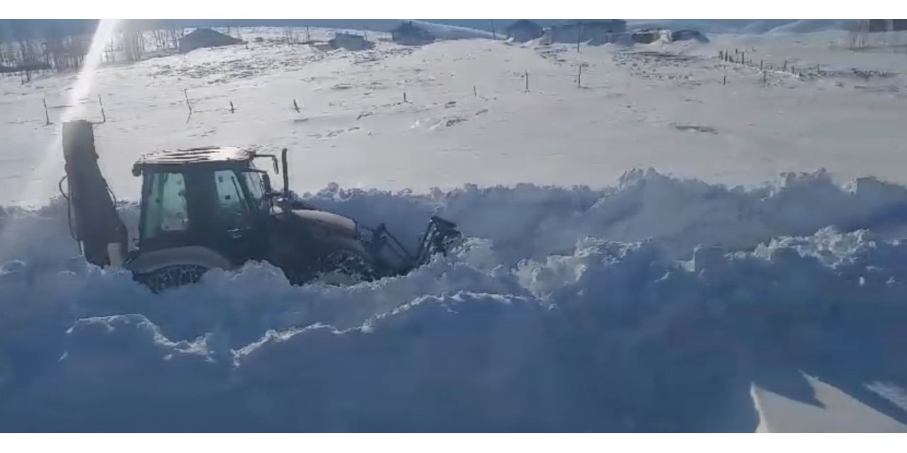 Muradiye’de kapanan yollar ulaşıma açıldı