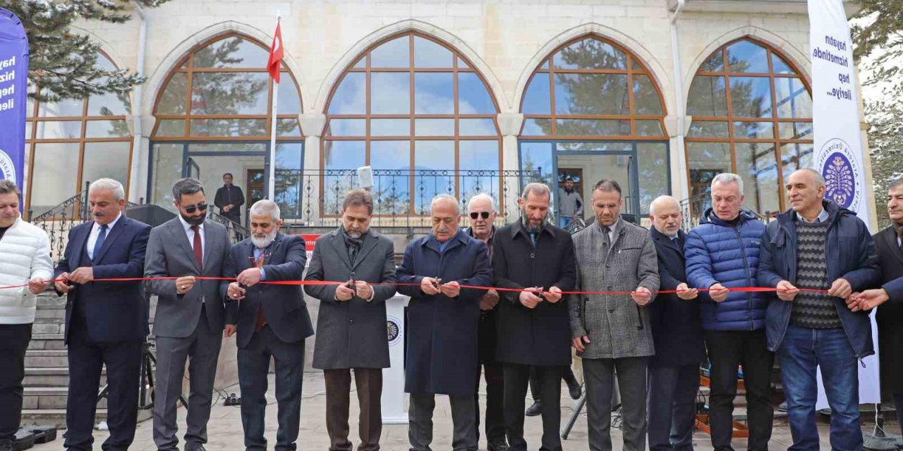 Atatürk Üniversitesi Lojmanlar Camii yeniden ibadete açıldı