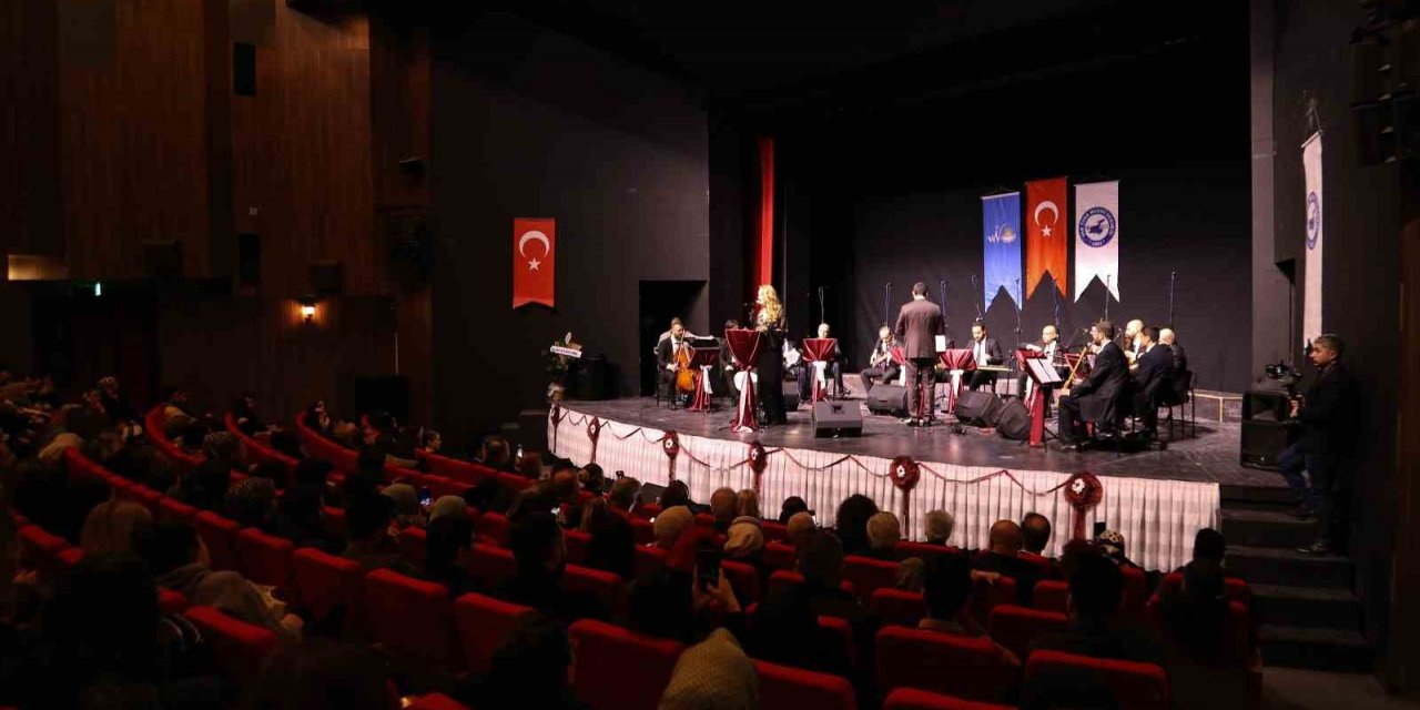 Van’da Türk sanat müziği konseri düzenlendi