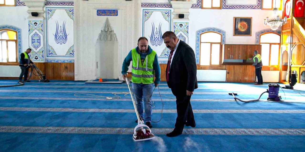 Palandöken’de camiler Ramazan ayına hazır