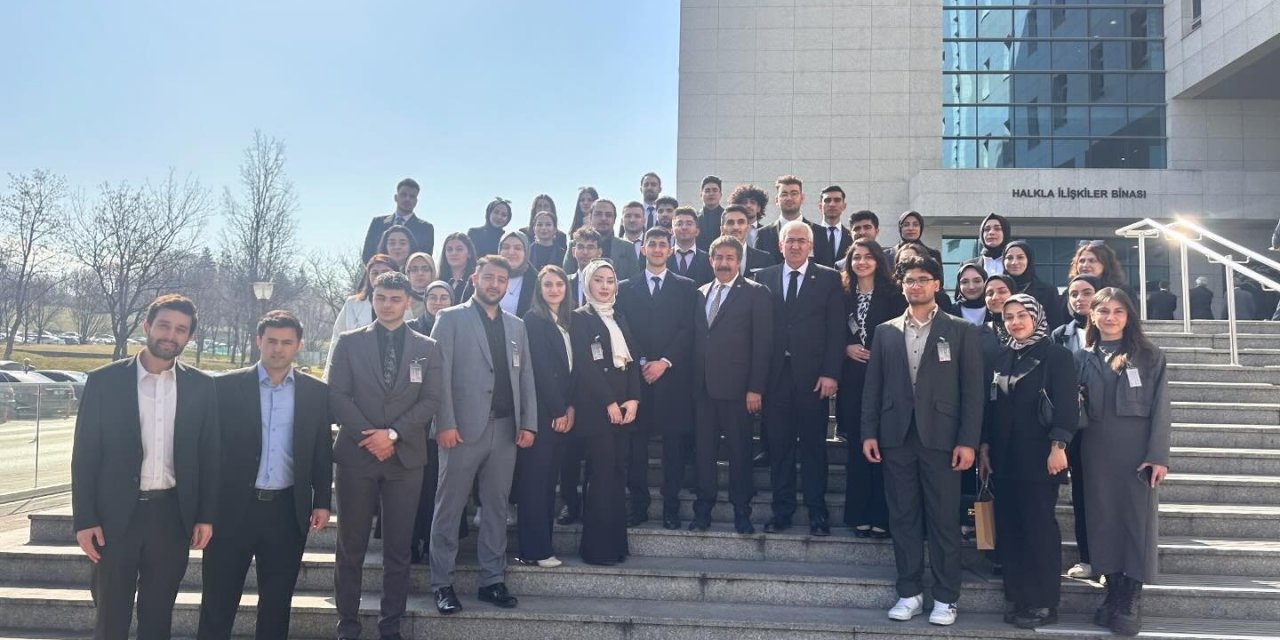 Milletvekilleri Öz ve Fırat genç hukukçularla bir araya geldi