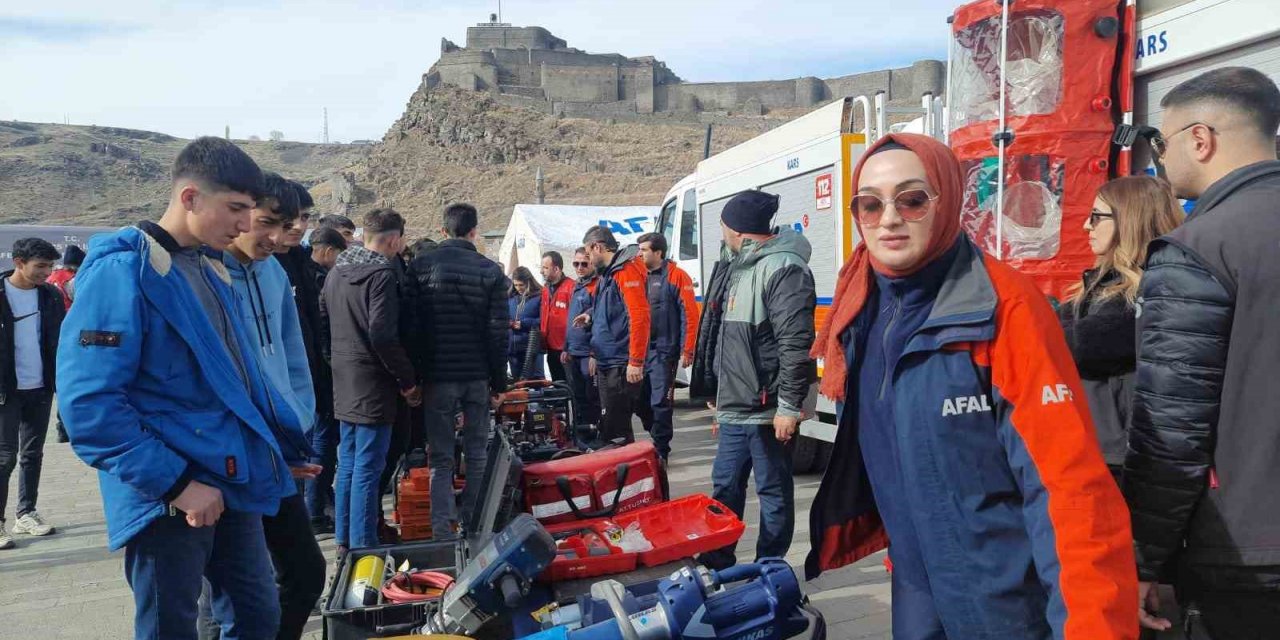 Kars’ta AFAD, halkı afetlere karşı bilinçlendiriyor