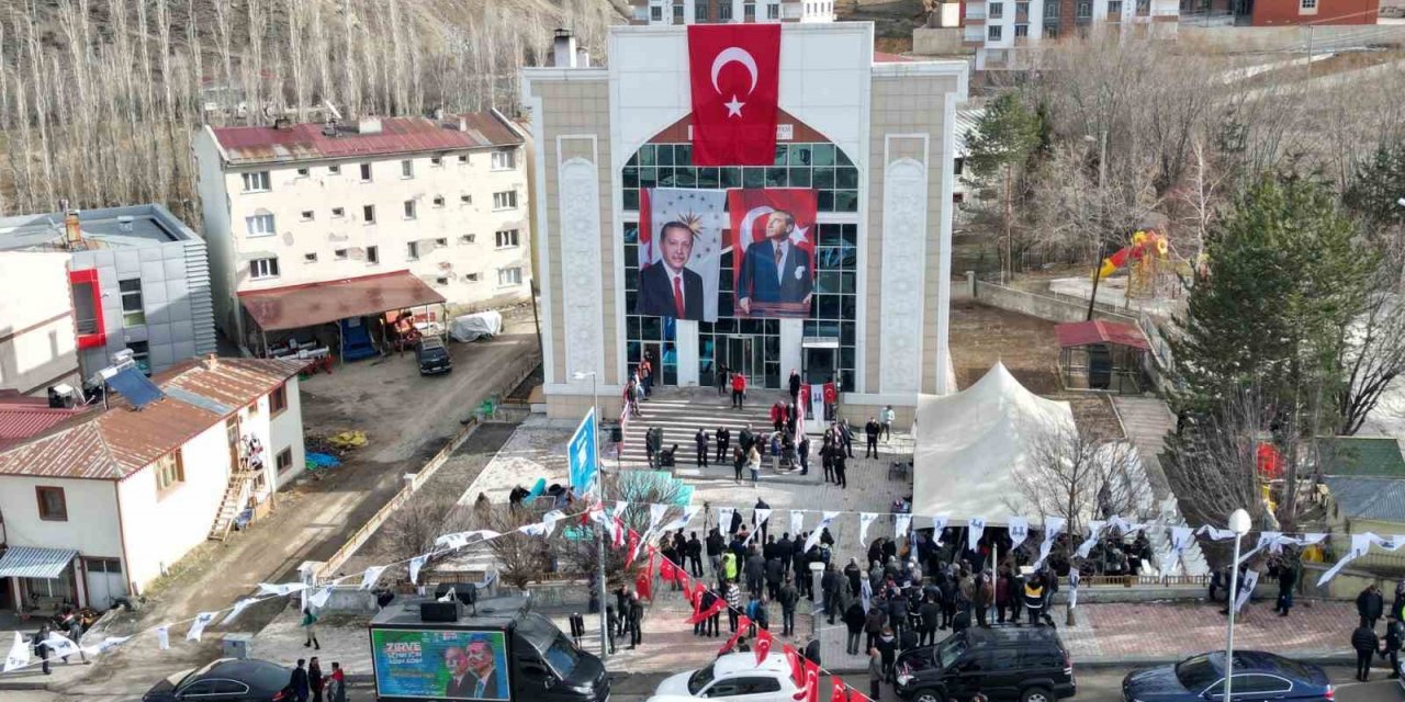 Pazaryolu kültür merkezi açıldı