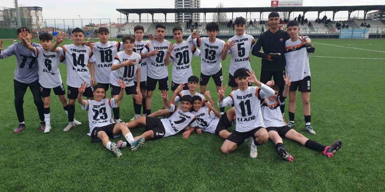 U15’te şampiyon Yolspor