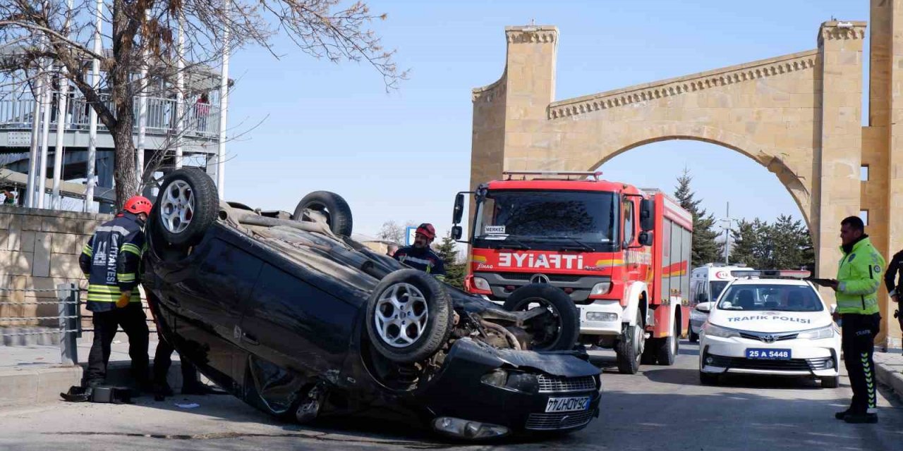 Erzurum’da araç takla attı