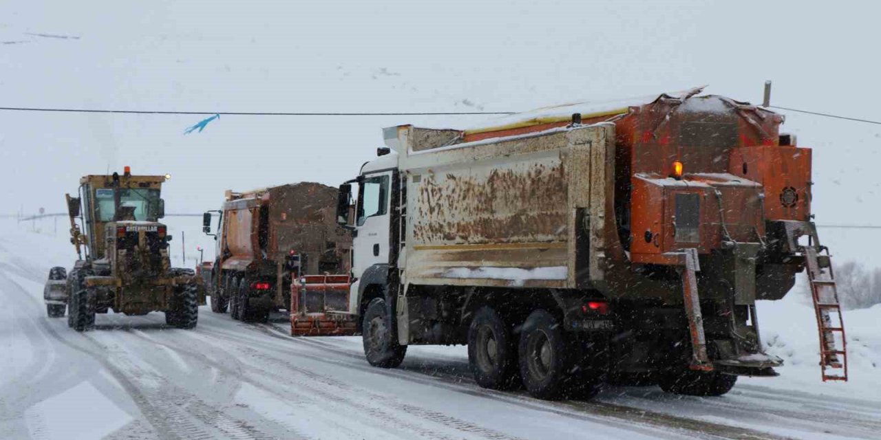 Erzincan’ın yüksek kesimlerinde kar yağışı