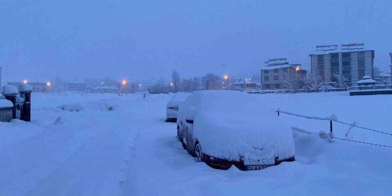 Karlıova’da 40 köy yolu ulaşıma kapandı