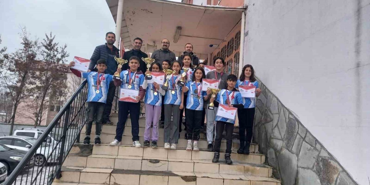 Ağrı Merkez 100. Yıl Ortaokulu’ndan gurur verici başarı