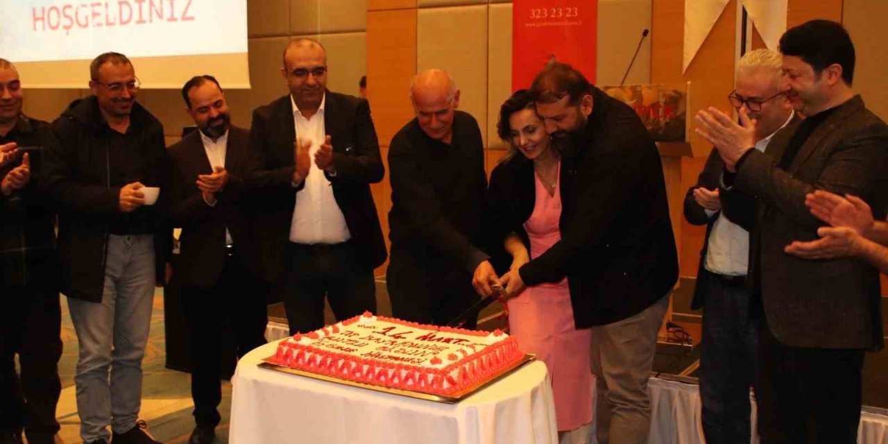 Sağlık çalışanları 14 Mart’ı kutladı