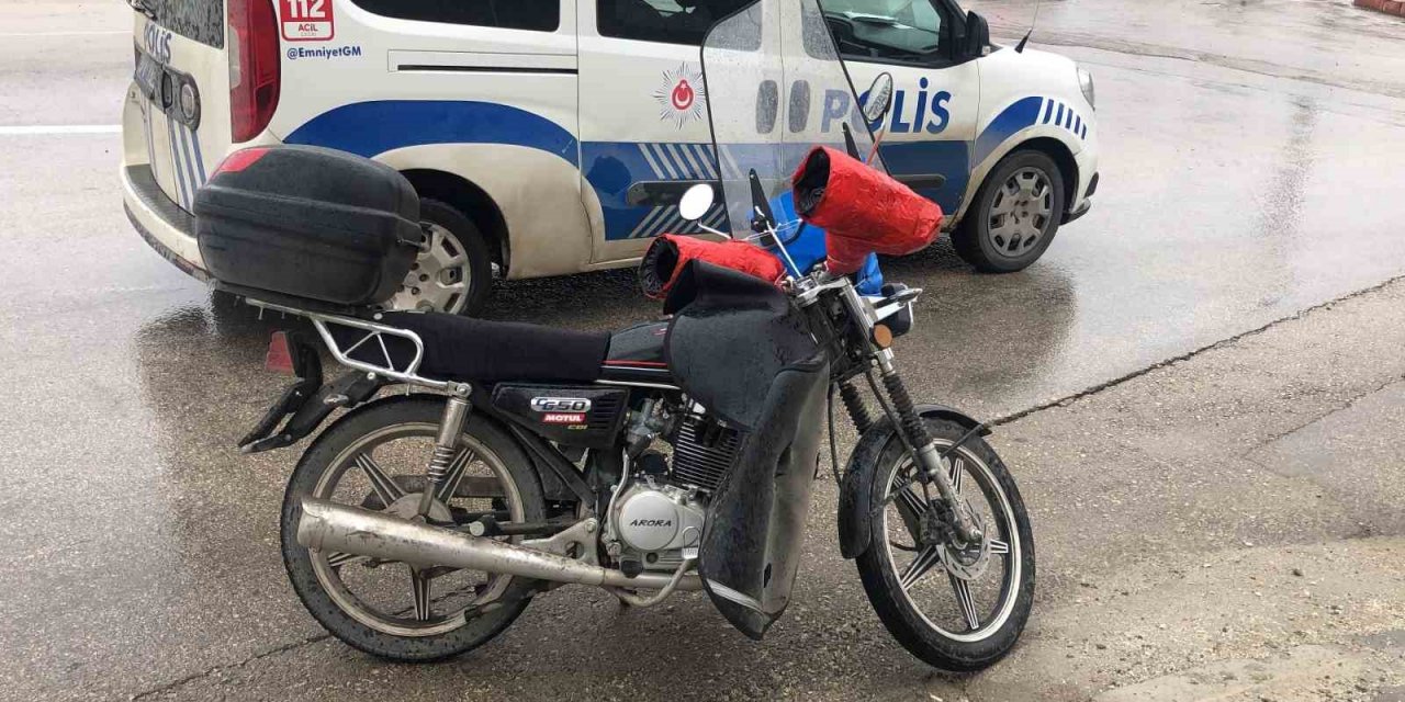 Elazığ’da motosiklet devrildi: 2 yaralı