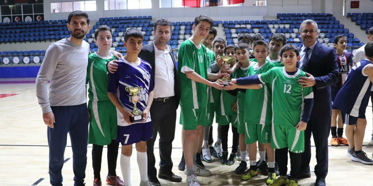 Hakkari’de futsal müsabakaları sona erdi