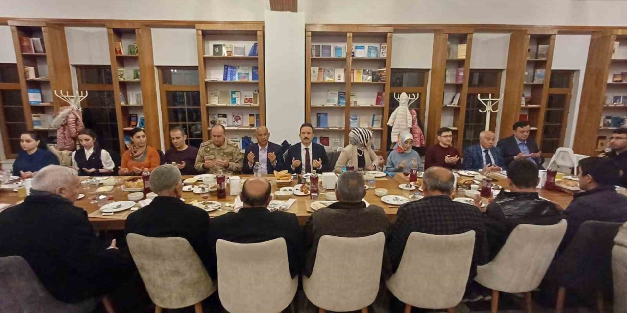 Malazgirt’te şehit aileleri ve gaziler iftar yemeğinde bir araya geldi