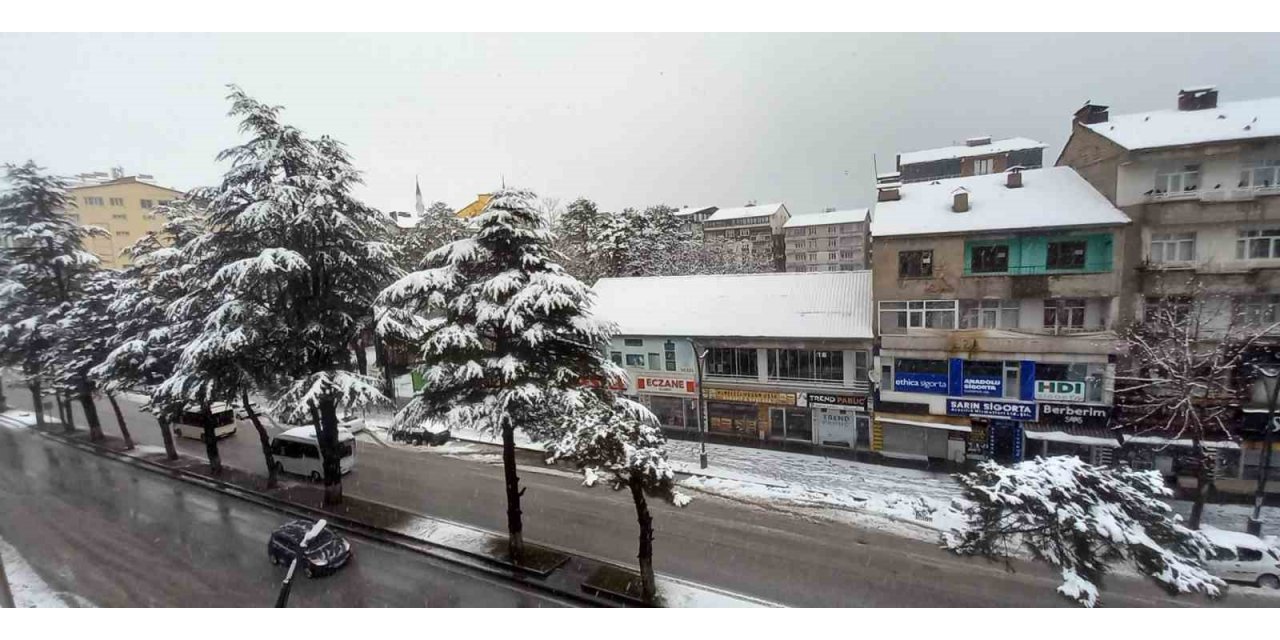 Bitlis’te eğitime kar engeli