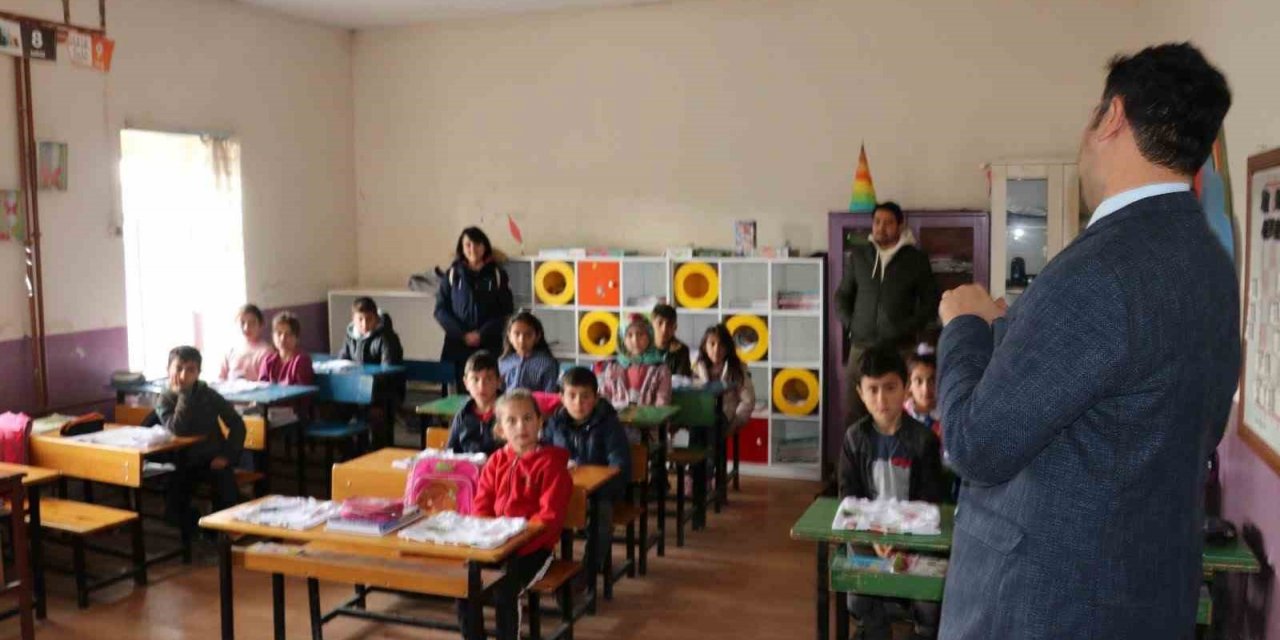 Kars’ta minik öğrencilere suyun önemi anlatıldı