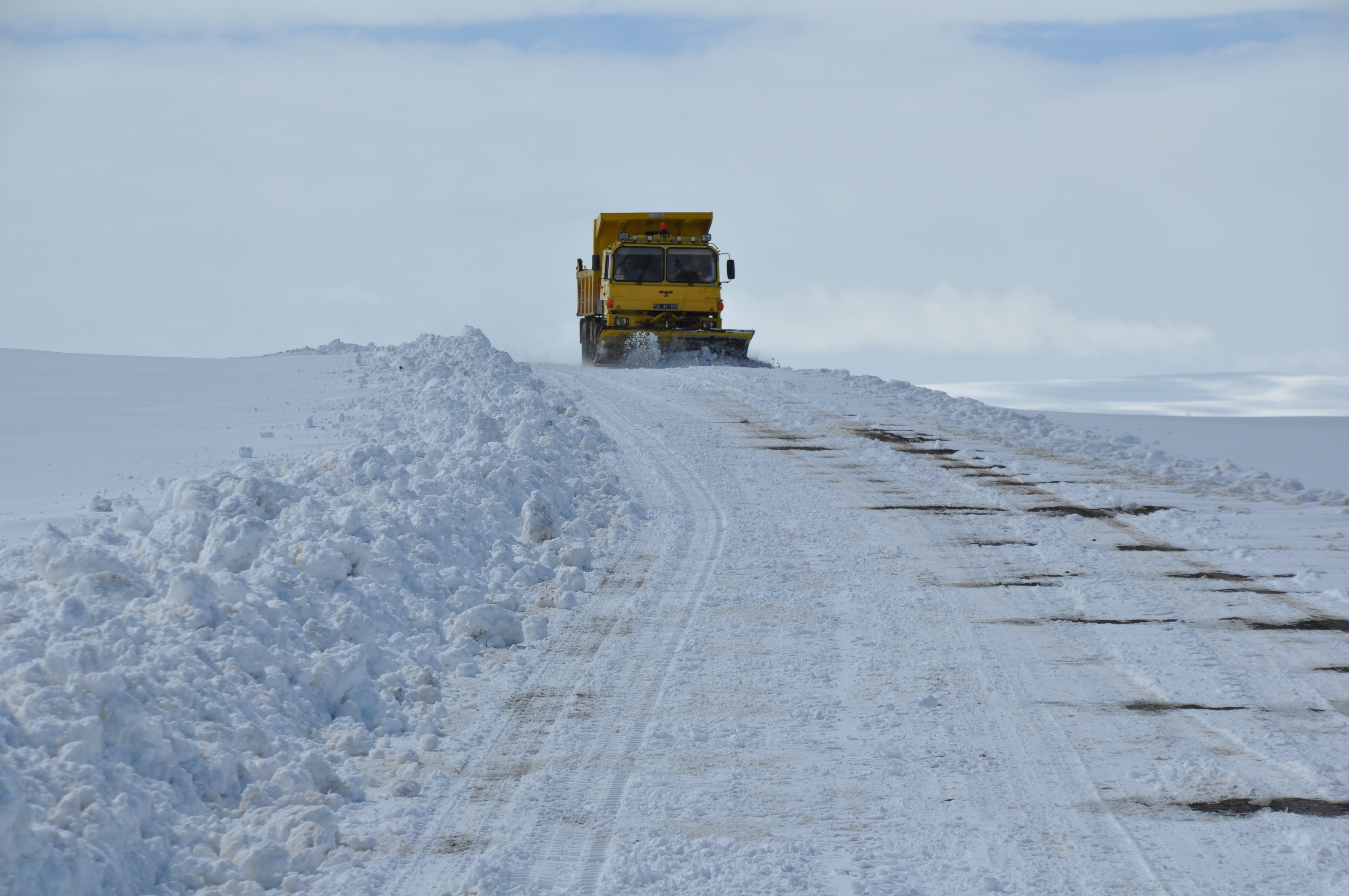 Kars’ta 47 köy yolu ulaşıma kapandı