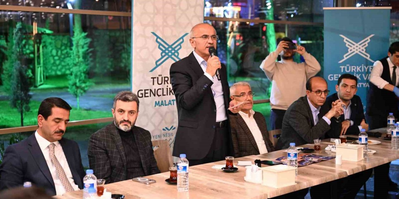 AK Parti Büyükşehir Belediye Başkan Adayı Sami Er gençlerle buluştu