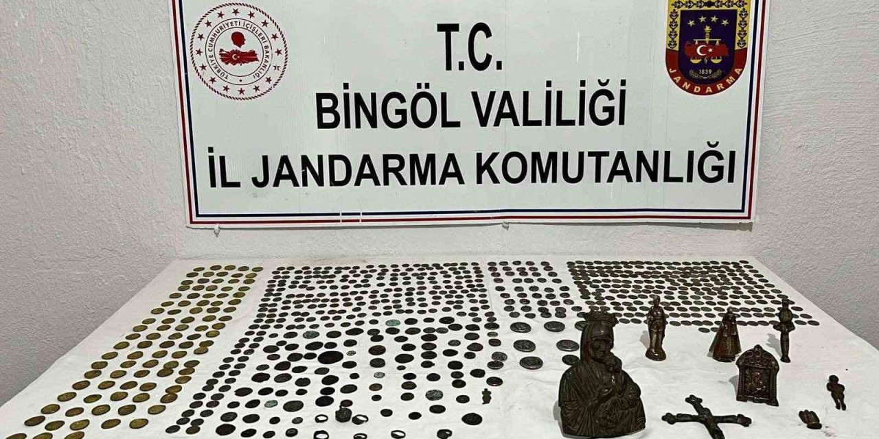 Bingöl’de tarihi eser kaçakçılığı operasyonu: 734 adet tarihi eser ele geçirildi
