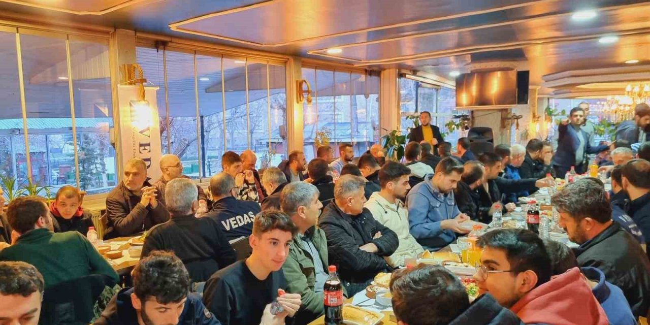 Muş’ta VEDAŞ ve VEPSAŞ personelleri iftarda bir araya geldi