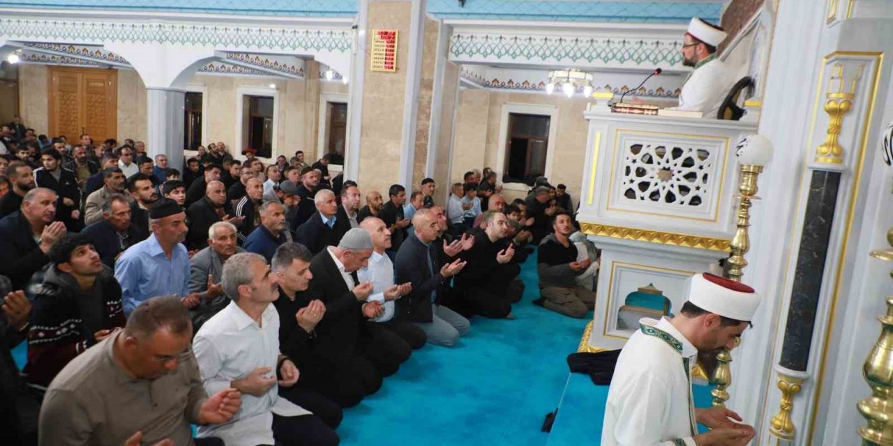 Hakkari’de Kadir Gecesi idrak edildi