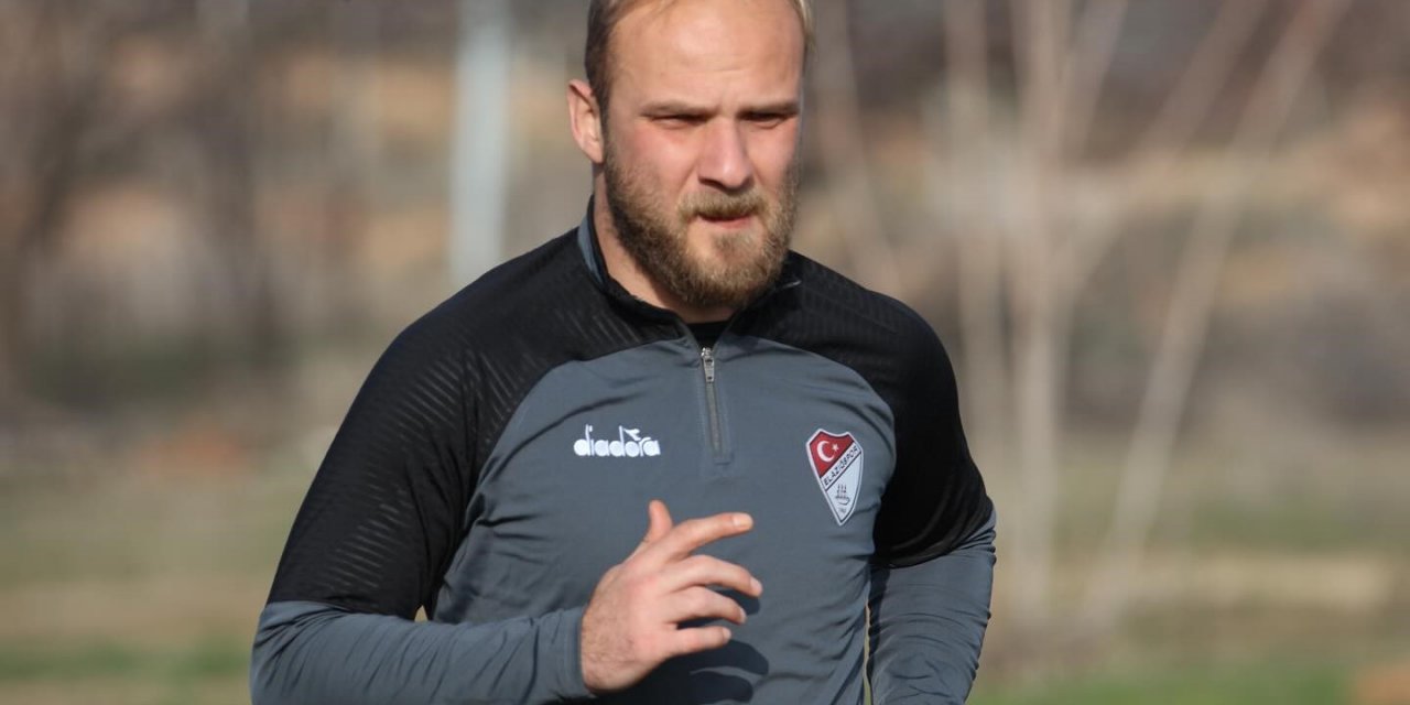 Elazığspor’da kaleci Hakan korkuttu