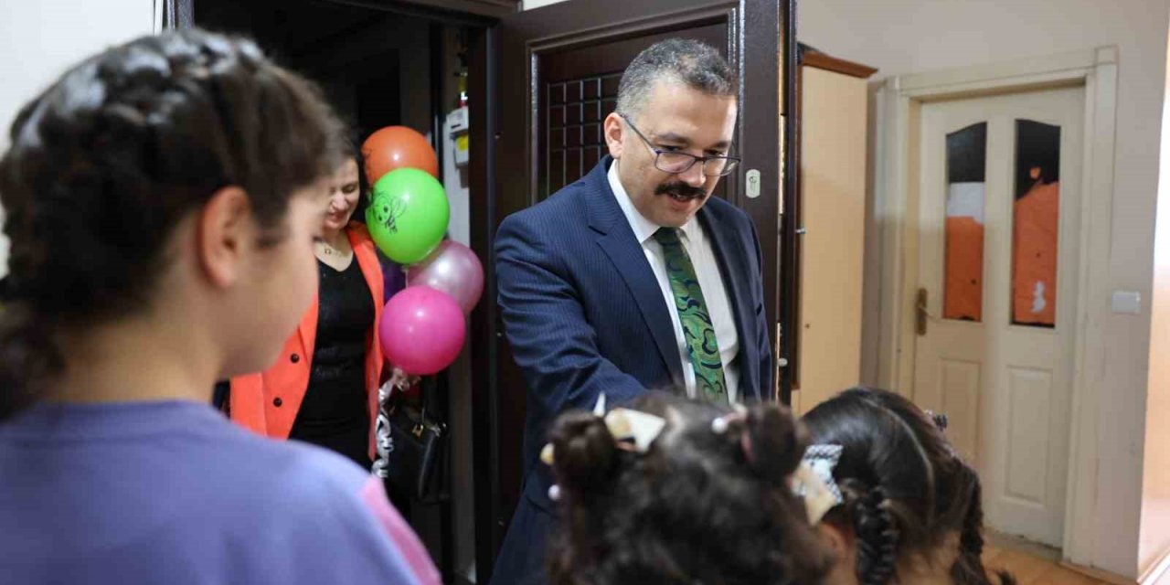 Vali Turan’dan koruma altındaki çocuklara ziyaret
