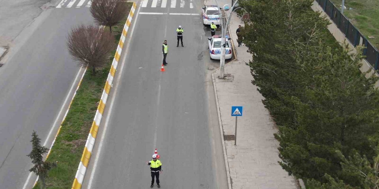 Ağrı’da Ramazan Bayramı trafik denetimleri dron ile desteklendi