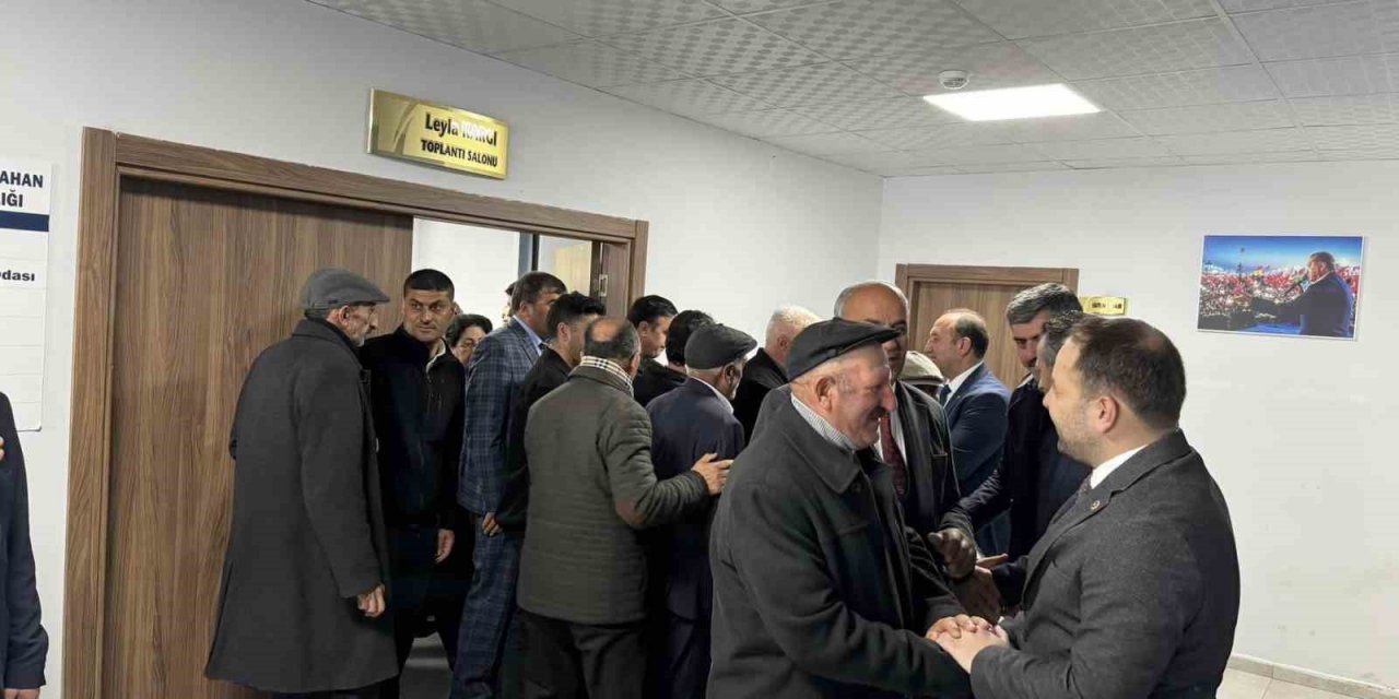 AK Parti’de bayramlaşma programı düzenlendi