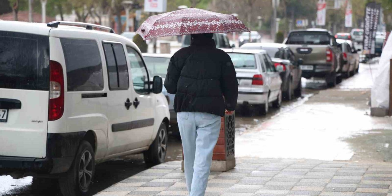 Elazığ’da kısa süreli sağanak