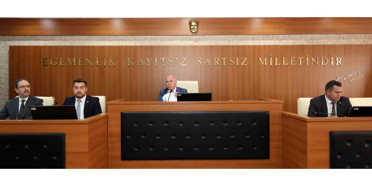 Erzurum Büyükşehir Belediyesi’nin yeni dönemdeki meclisi toplandı