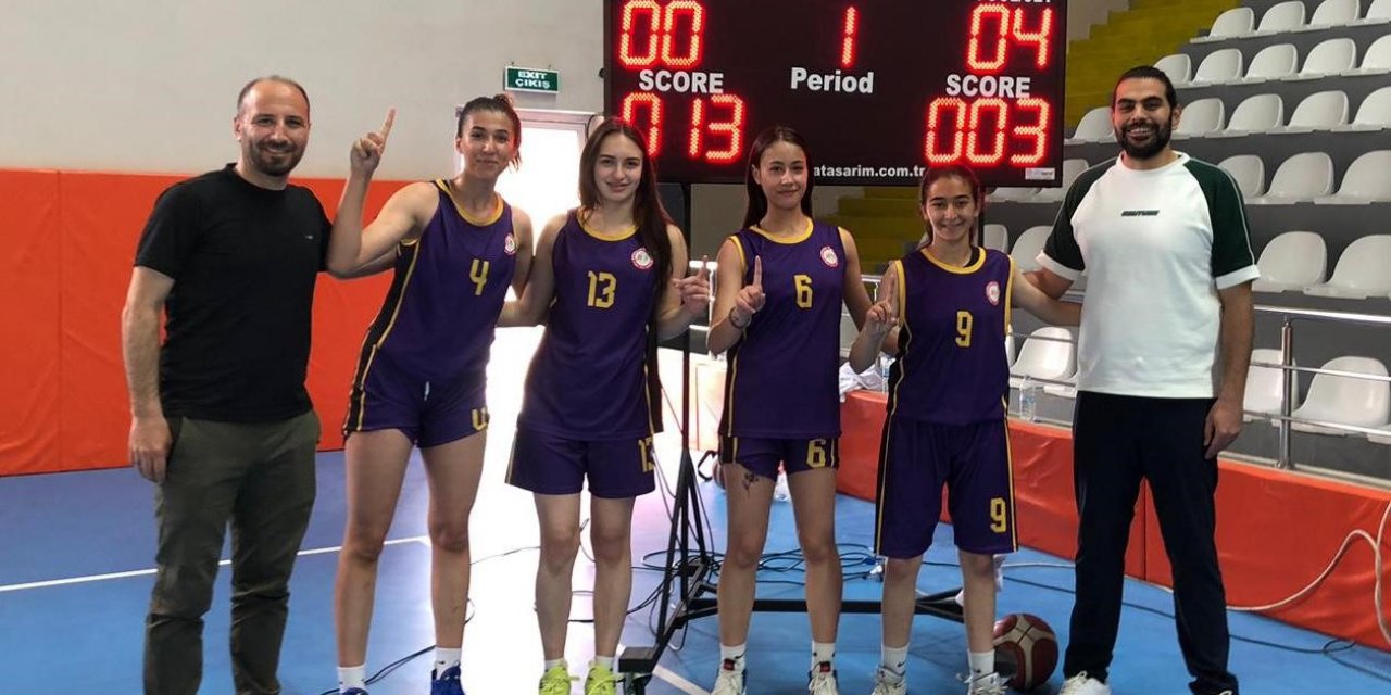 Erzincan’ın kızları Rize’nin şampiyonu