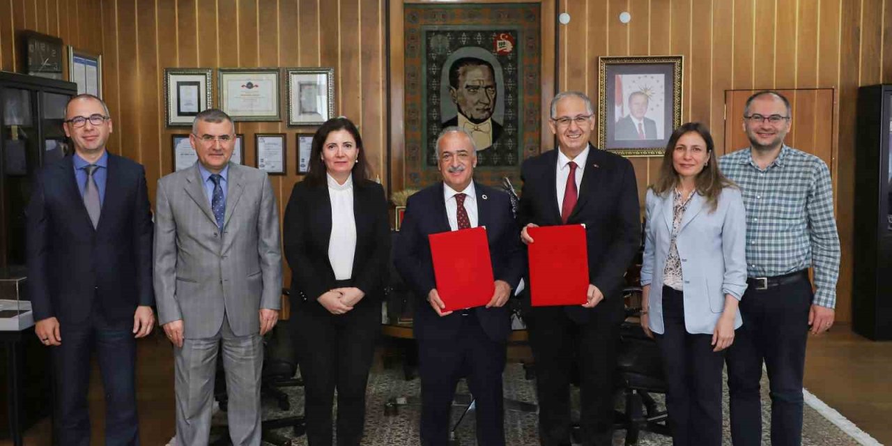 Kocaeli Üniversitesi heyetinden Rektör Çomaklı’ya ziyaret