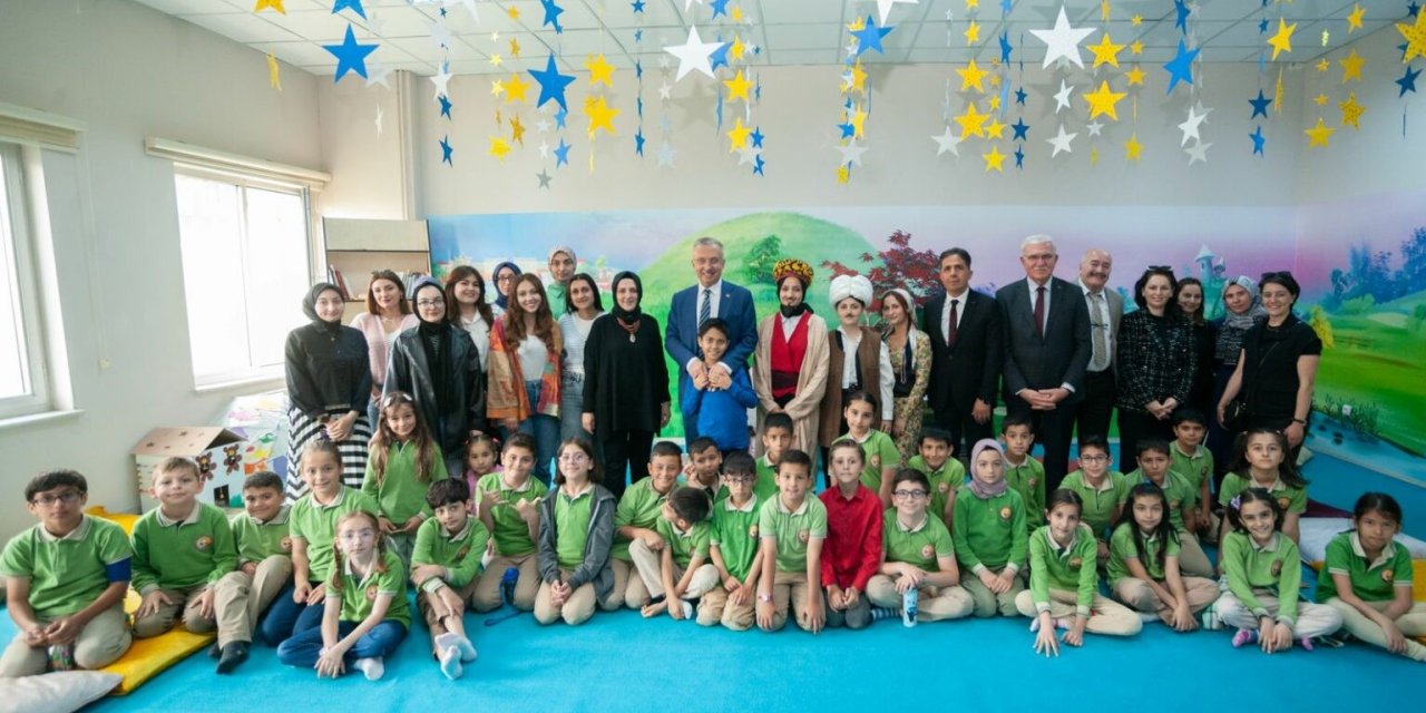 Türkiye’de çok fazla eşi bulunmayan bu sınıfta minik öğrencilere masal anlatılıyor